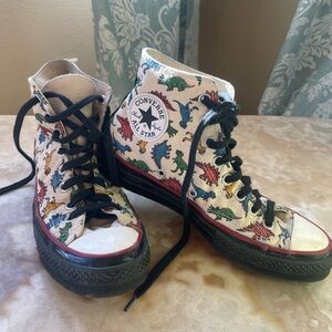 Dinosaur high top custom Chuck Taylor converse